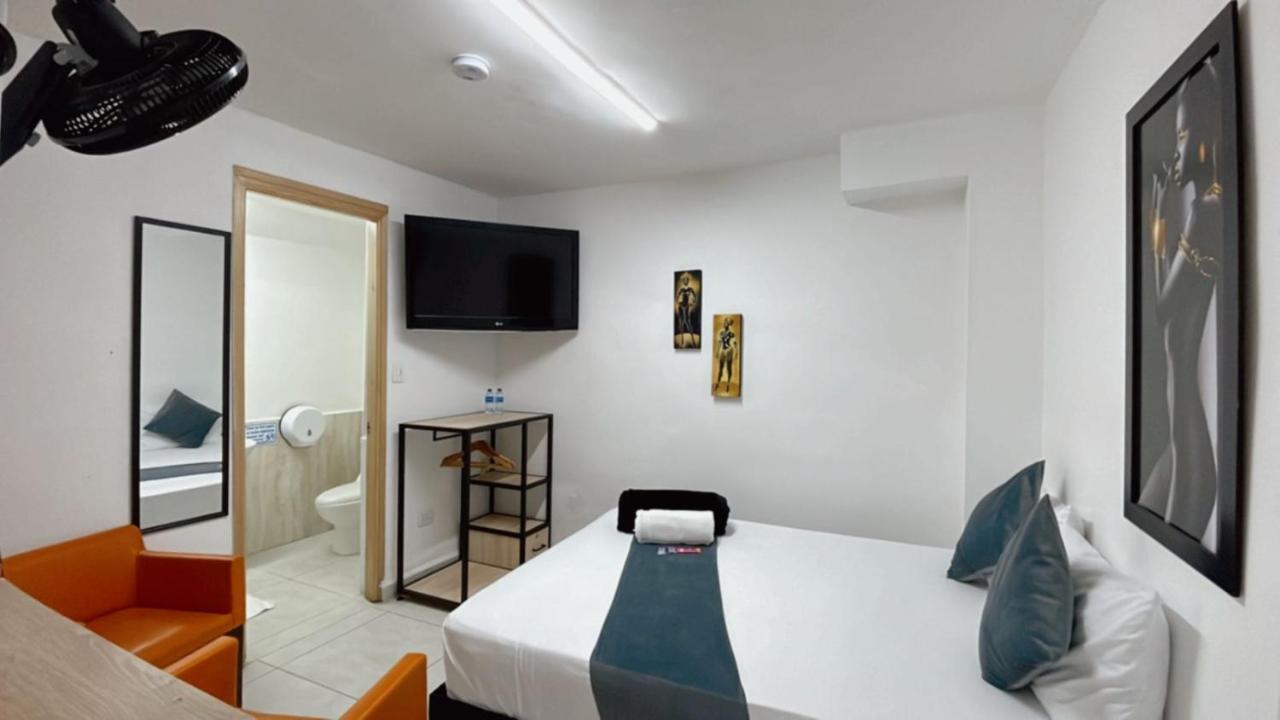 Lleras Place Hotel เมเดยิน ภายนอก รูปภาพ
